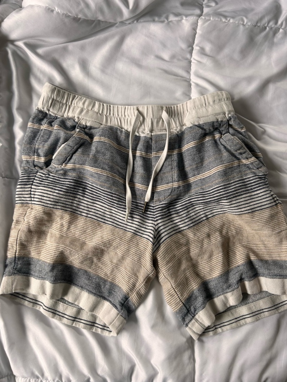 Vince Striped Men’s Casual Pull On Shorts